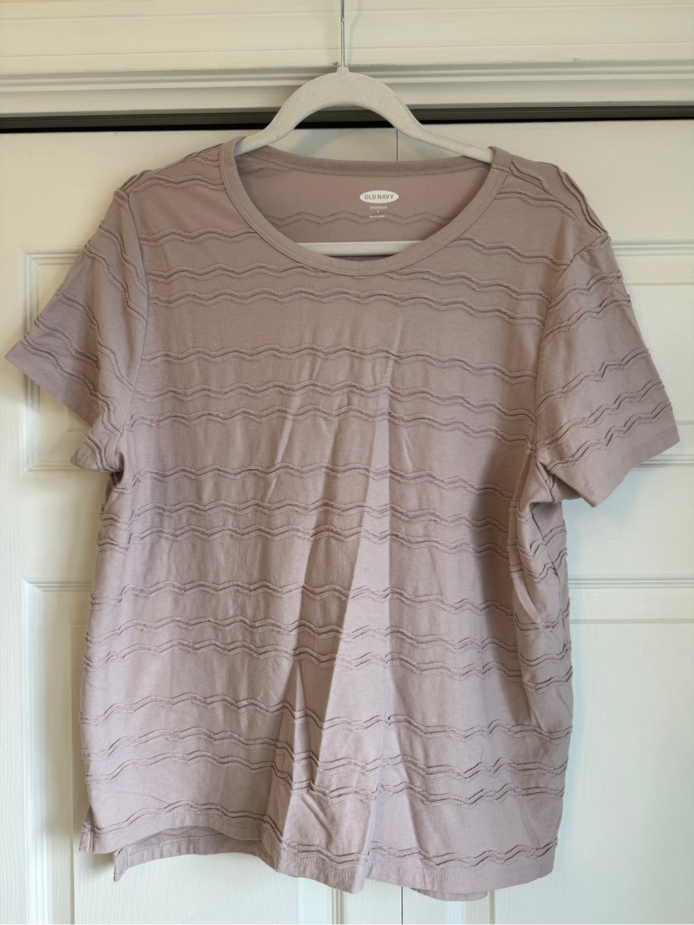 Old Navy Women's Cool Lavender Wave-Texture Crewneck Tee